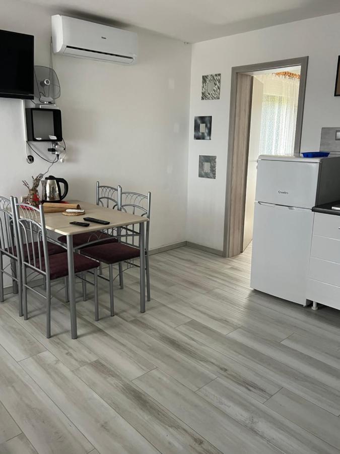 Apartments Linic 宁 外观 照片